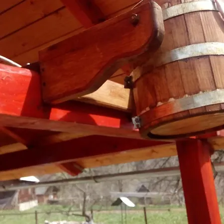 над потічком