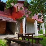 над потічком Casa de Férias Oriv
