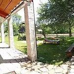 над потічком Casa de Férias Oriv